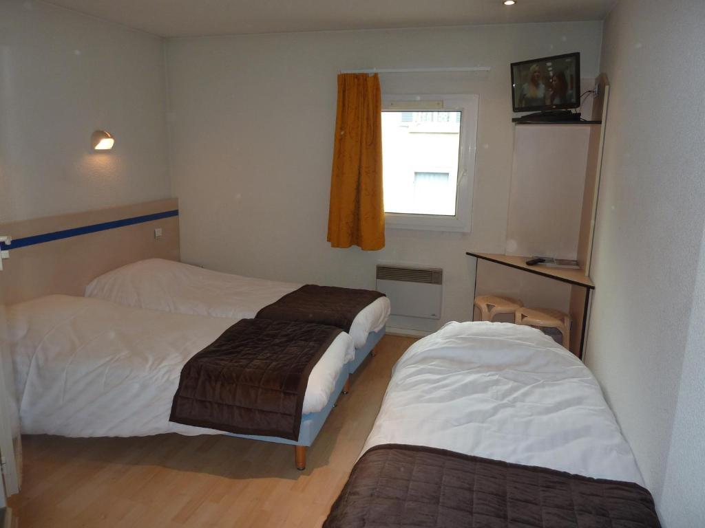 Lac'Hotel France Montreal La Cluse Room photo
